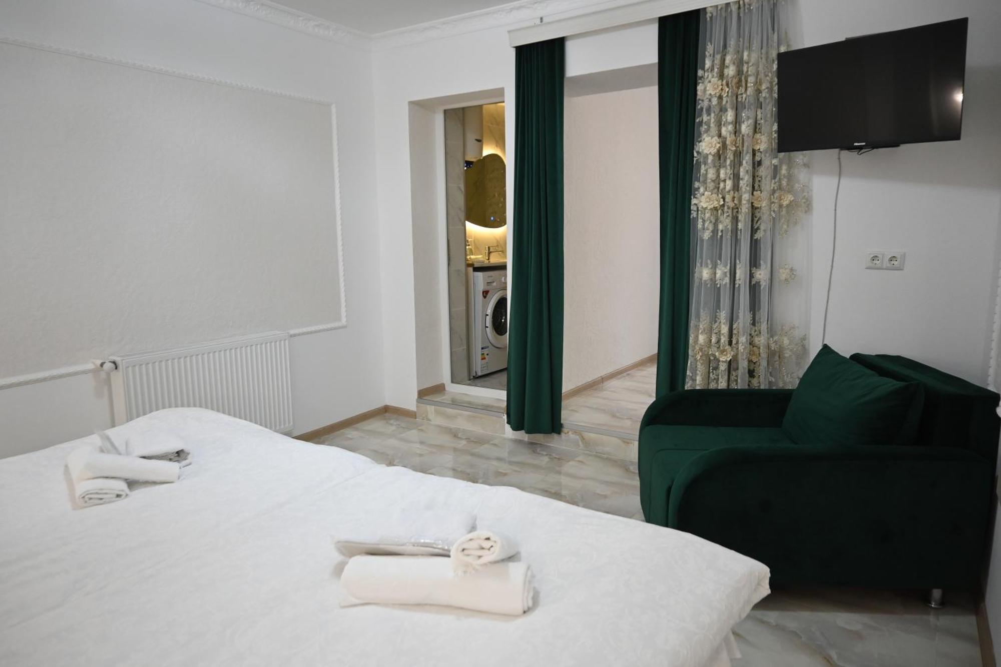 Jerusalem Hotel Кутаїсі Екстер'єр фото