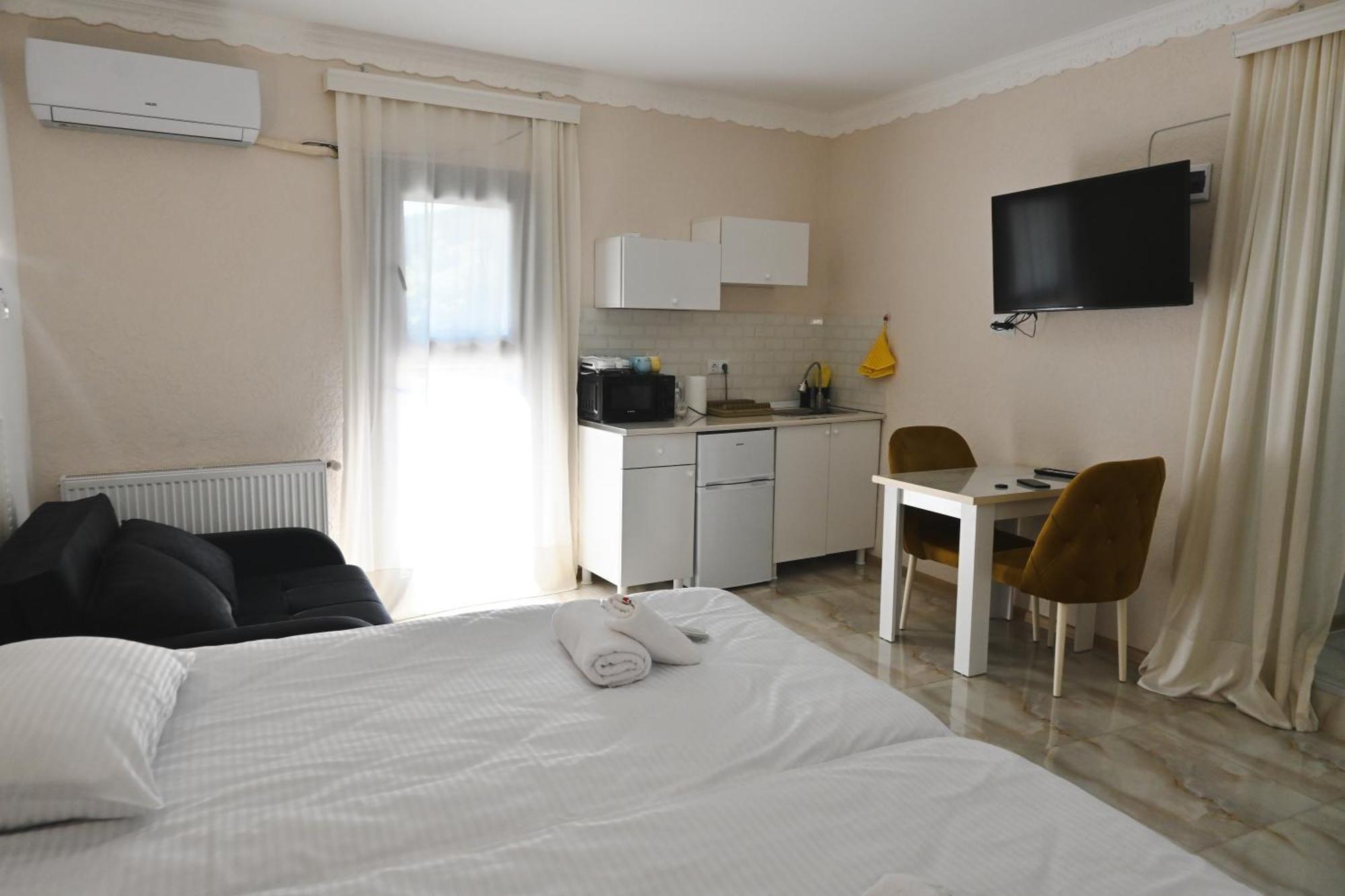 Jerusalem Hotel Кутаїсі Екстер'єр фото