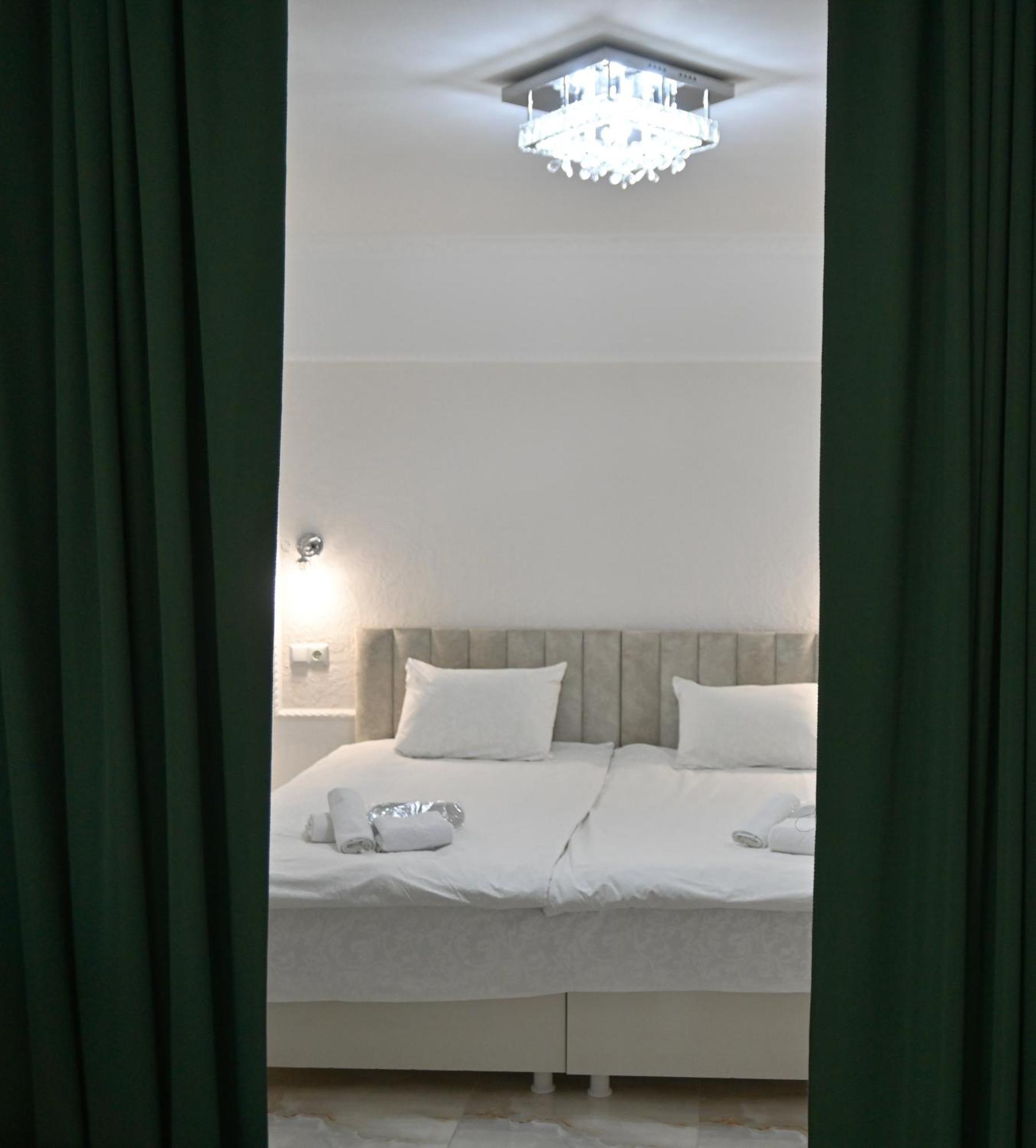 Jerusalem Hotel Кутаїсі Екстер'єр фото