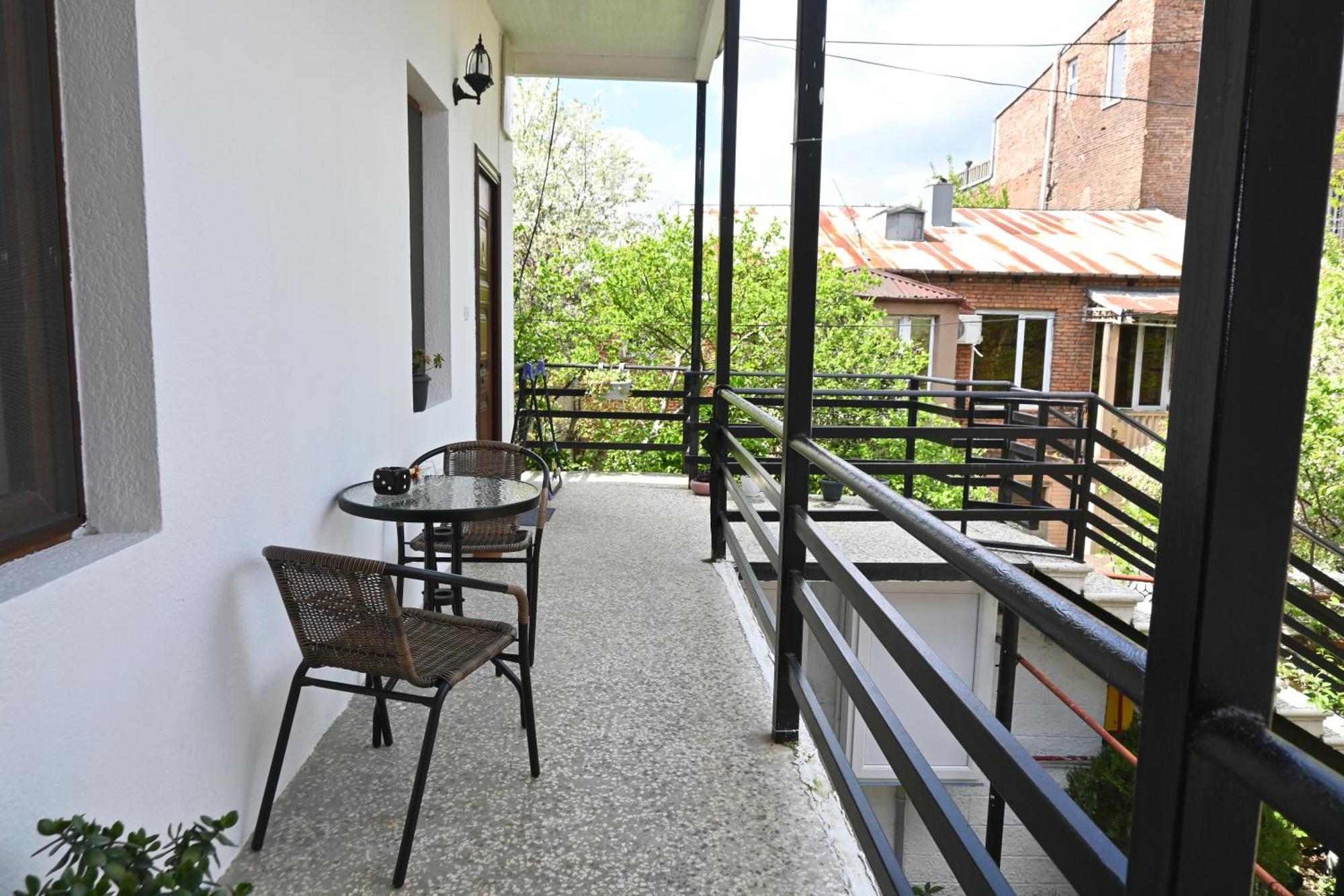 Jerusalem Hotel Кутаїсі Екстер'єр фото