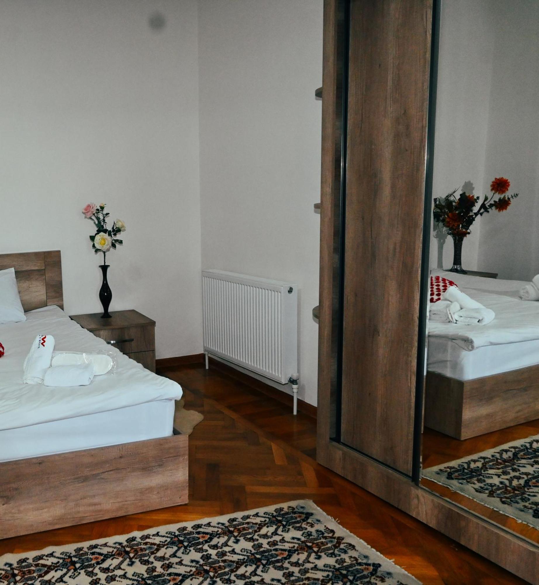 Jerusalem Hotel Кутаїсі Екстер'єр фото